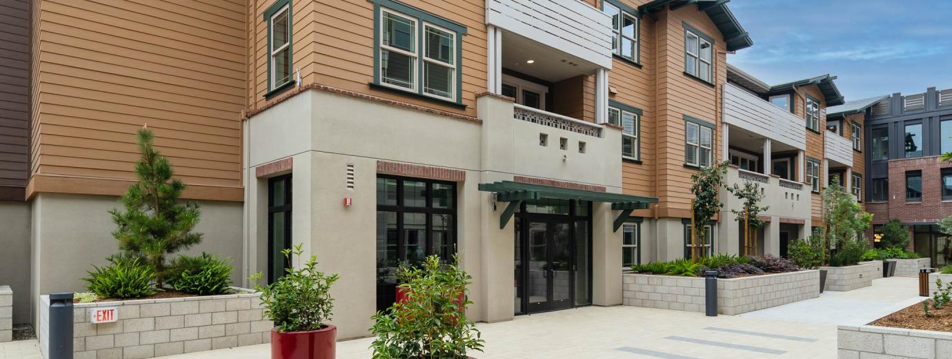 Middle Plaza building