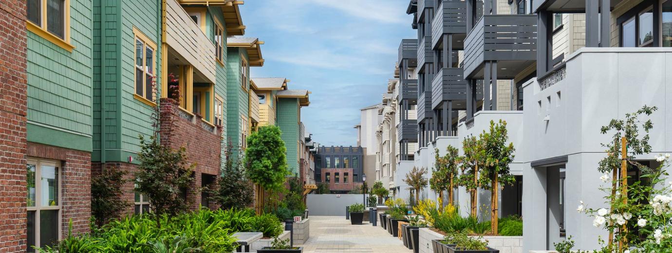 Middle Plaza building